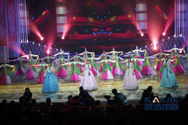 運(yùn)動(dòng)木地板+地膠，釋放你的舞臺(tái)魅力