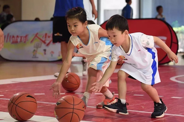 姚明在《人民日報》發表署名文章：讓少兒籃球回歸本質