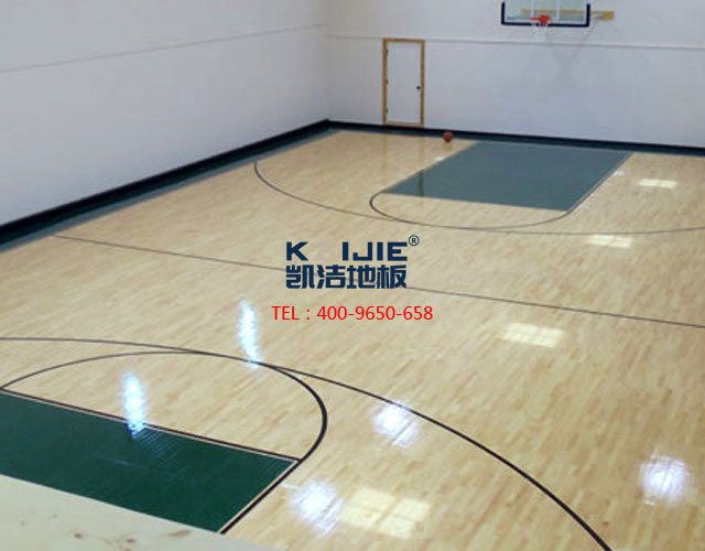 體育館專用運(yùn)動(dòng)木地板安裝——?jiǎng)P潔地板