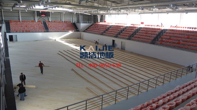 原來體育館安裝運動木地板不可以和燈光相沖突——凱潔地板