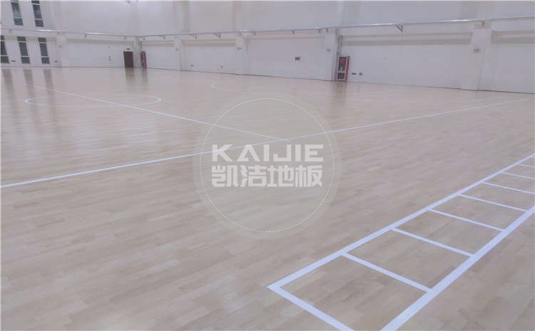 山東濟(jì)南大學(xué)體育館運(yùn)動(dòng)木地板案例圖片