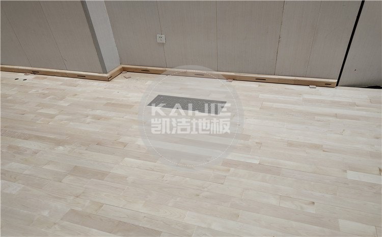 北京回龍觀育新學?；@球館木地板案例