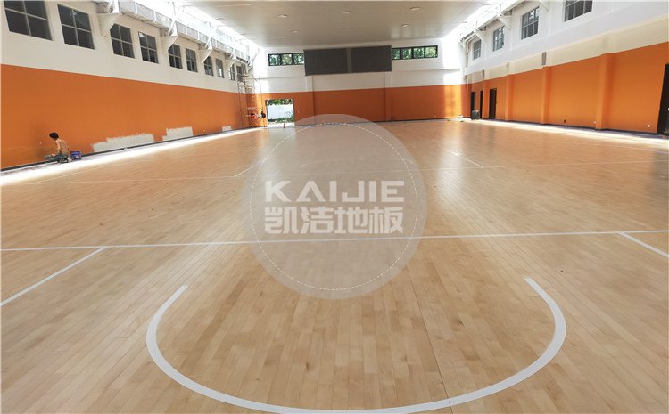 廣州天河區長大公路培訓學校籃球館木地板案例-凱潔體育地板