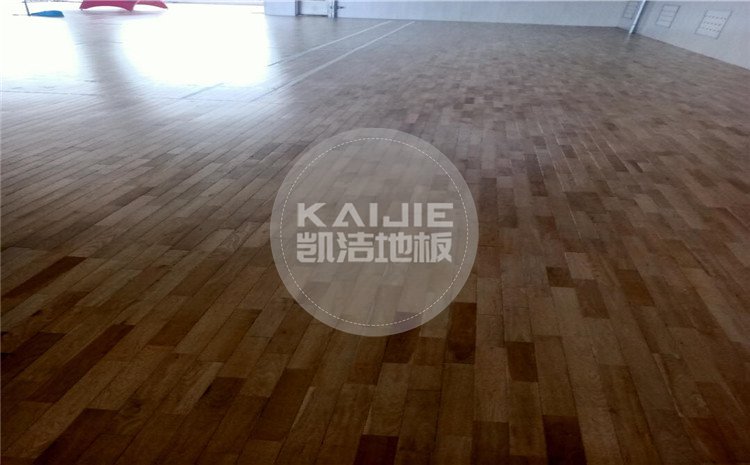 山西運城財經學校羽毛球館木地板案例-凱潔體育地板