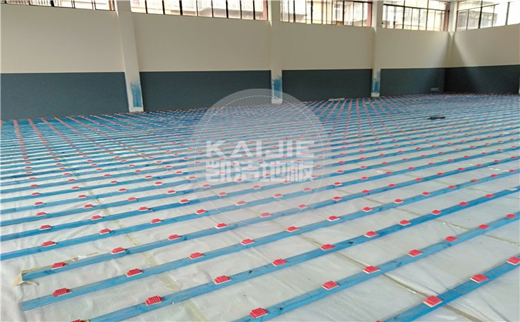 云南昆明五華區青少年宮籃球館木地板