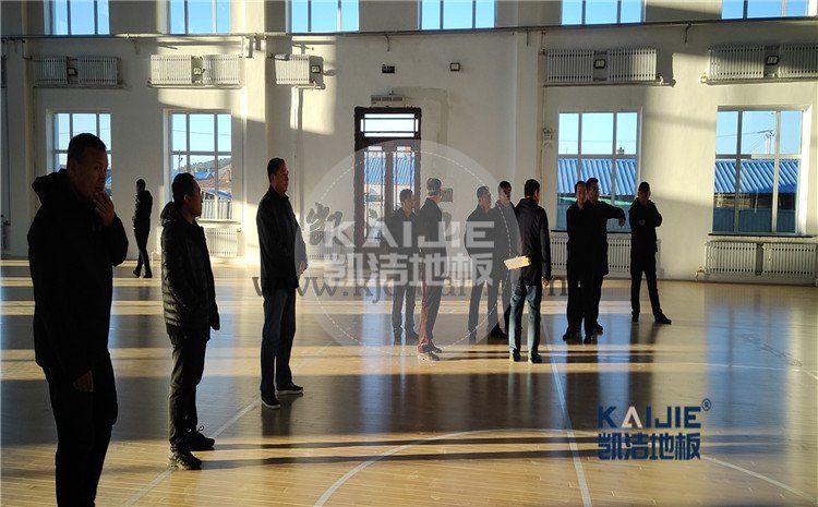 內(nèi)蒙古鄂倫春旗大楊樹林業(yè)局全民健身中心木地板案例