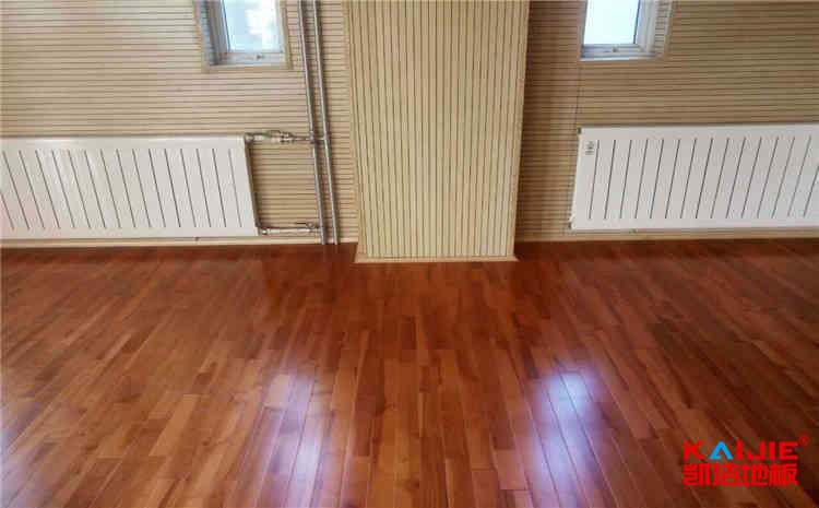 24厚木地板籃球館雙層龍骨結構