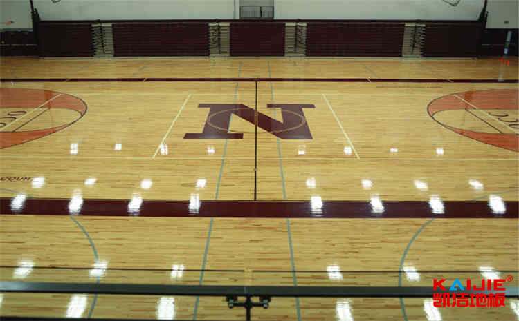 楓樺木籃球場地板怎么安裝