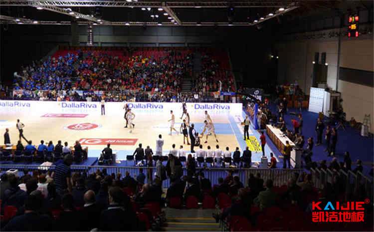 22厚籃球場木地板單層龍骨結構