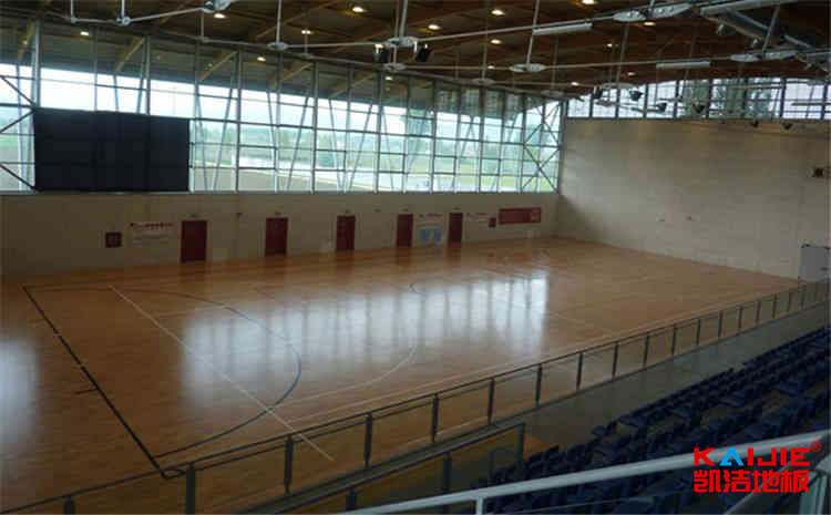 楓樺木體育木地板翻新