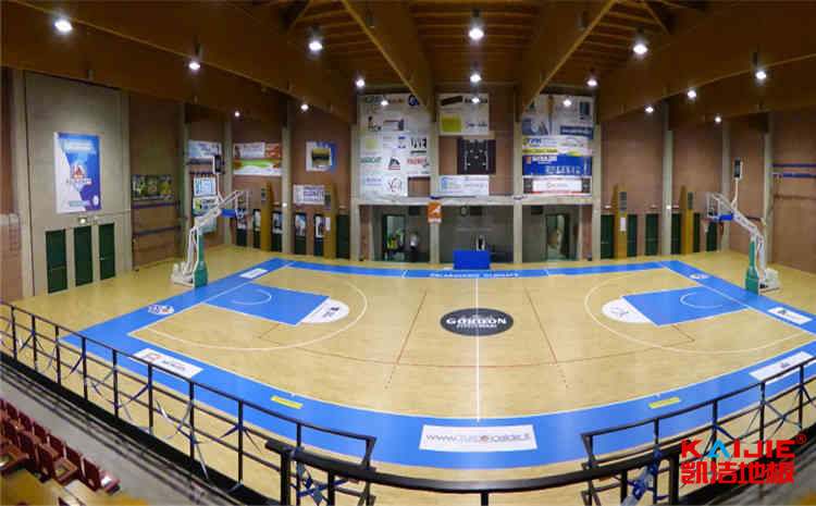 20厚羽毛球館木地板多少錢一平米？