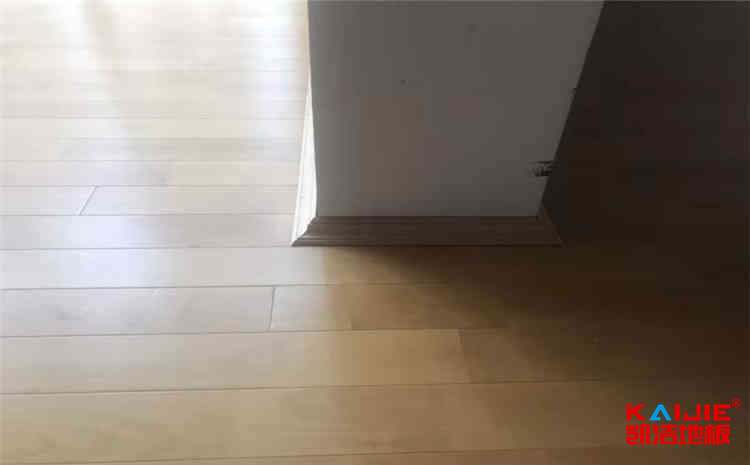 楓樺木乒乓球館木地板廠家哪家好？