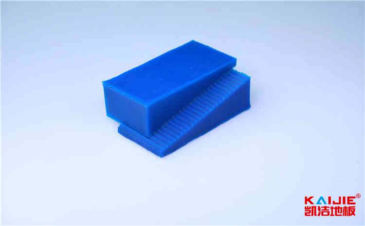 國內(nèi)籃球場地板維護(hù)