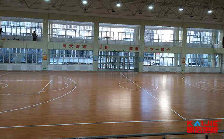 大型風雨操場實木地板安裝