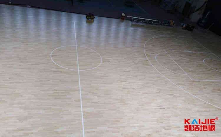 怎么處理運(yùn)動(dòng)木地板的彈性問(wèn)題——?jiǎng)P潔地板