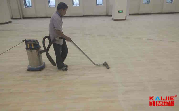 室內(nèi)體育場木地板公司