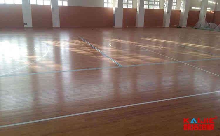 常用的風(fēng)雨操場實(shí)木運(yùn)動(dòng)地板施工技術(shù)