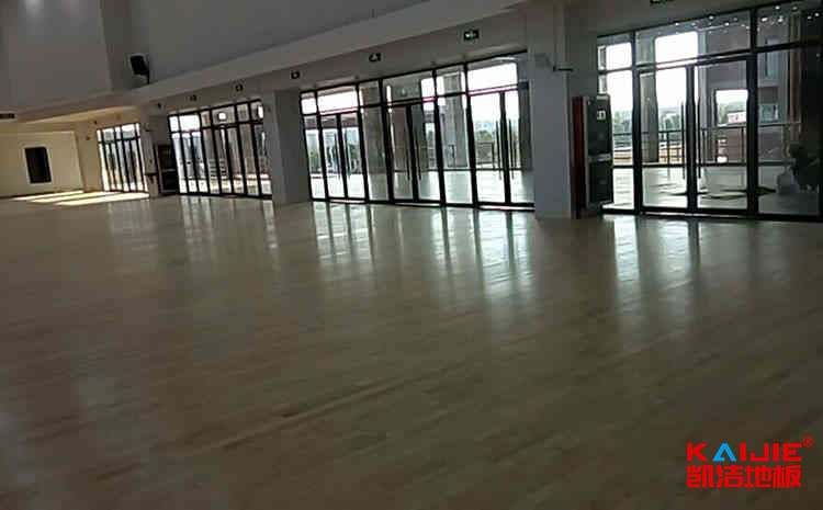 舞臺木地板的維護和保養