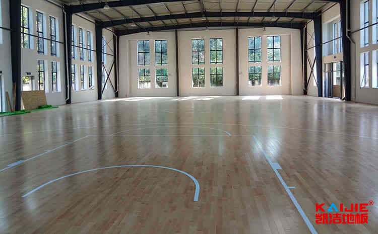 江西楓樺木體育地板哪家便宜