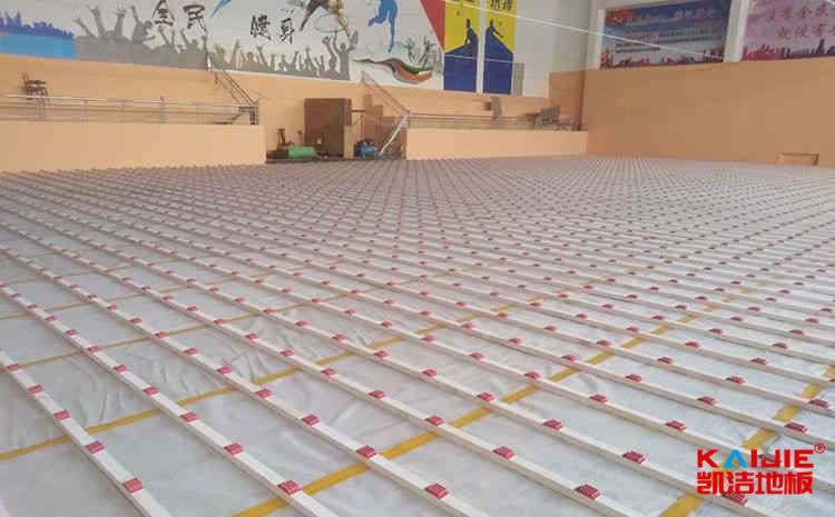 室內風雨操場實木運動地板多少錢一平米