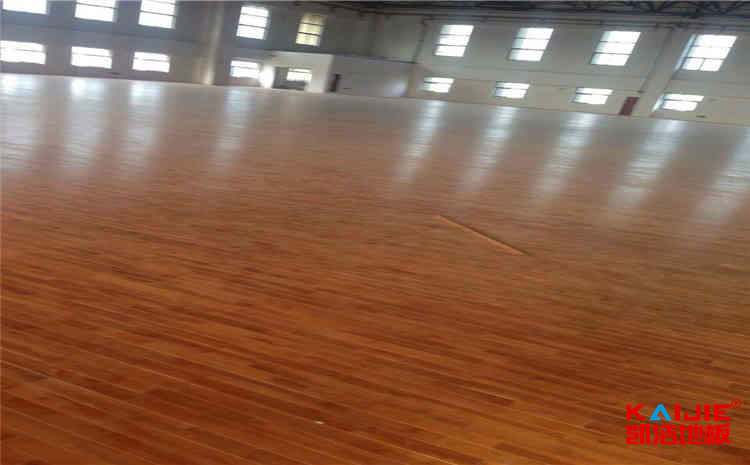 江蘇楓木體育地板生產(chǎn)廠家