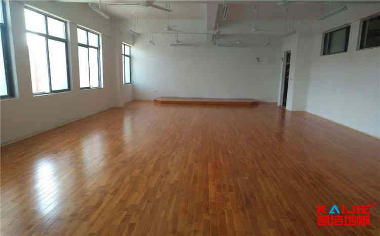 舞蹈室專用舞臺木地板有什么特點